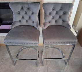 Set of 2 Grey Velvet Tufted Bar Stools