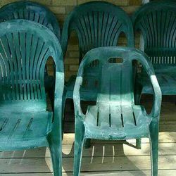 (5) outdoor lawn chairs 