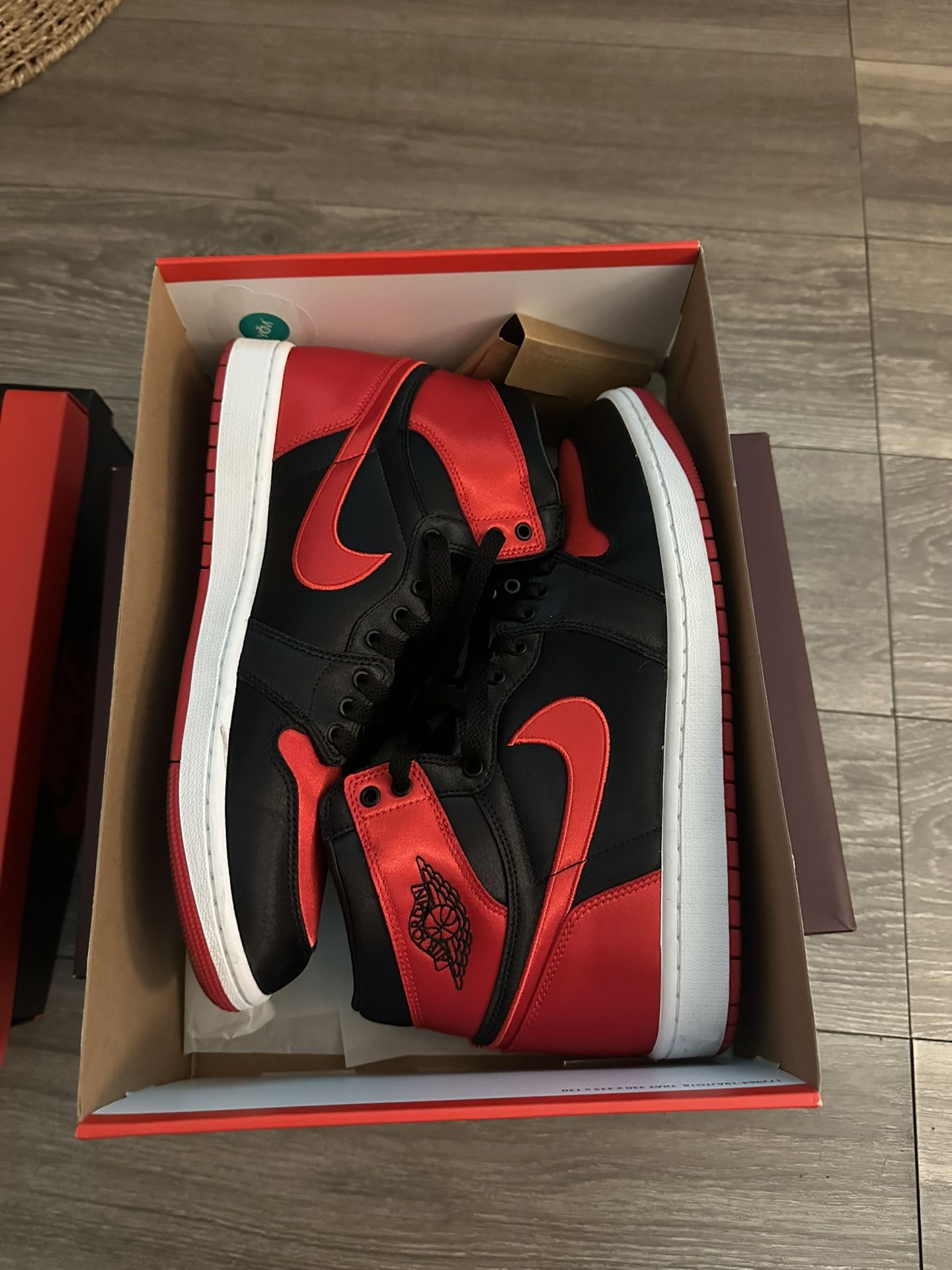 Jordan 1 Bred satin