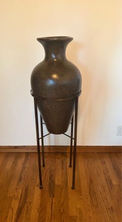 Decorative Vase with Stand