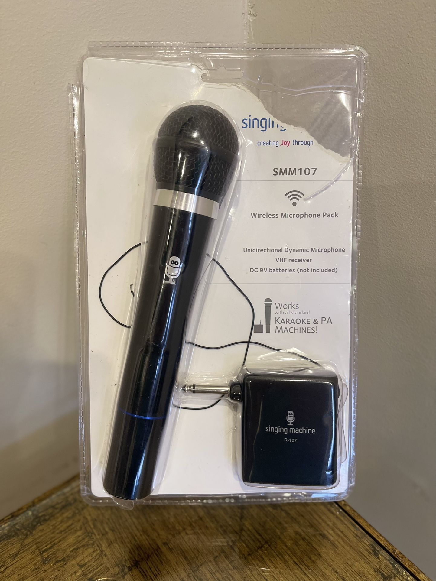 Singing Machine SMM107 Wireless Microphone Pack - NEW