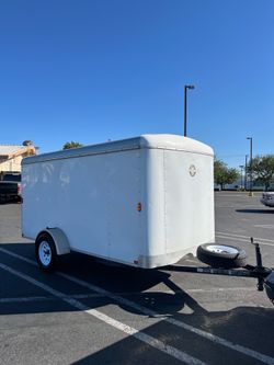 Enclosed trailer