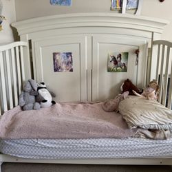 Sorelle Providence Vintage White Convertible Crib 
