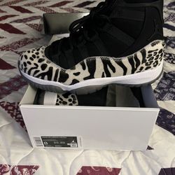 ANIMAL JORDAN 11!!! Size 8 women 
