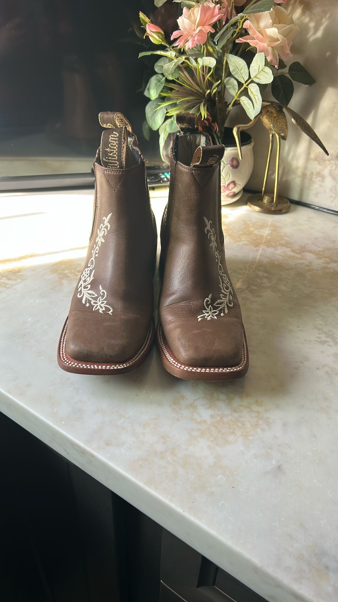 Beautiful low-cut leather boots