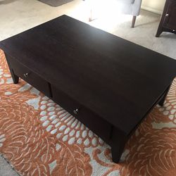 SOLID WOOD COFFEE TABLE RAYMOUR AND FLANAGAN