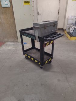 Maintenance Cart With Mounted Tool Box