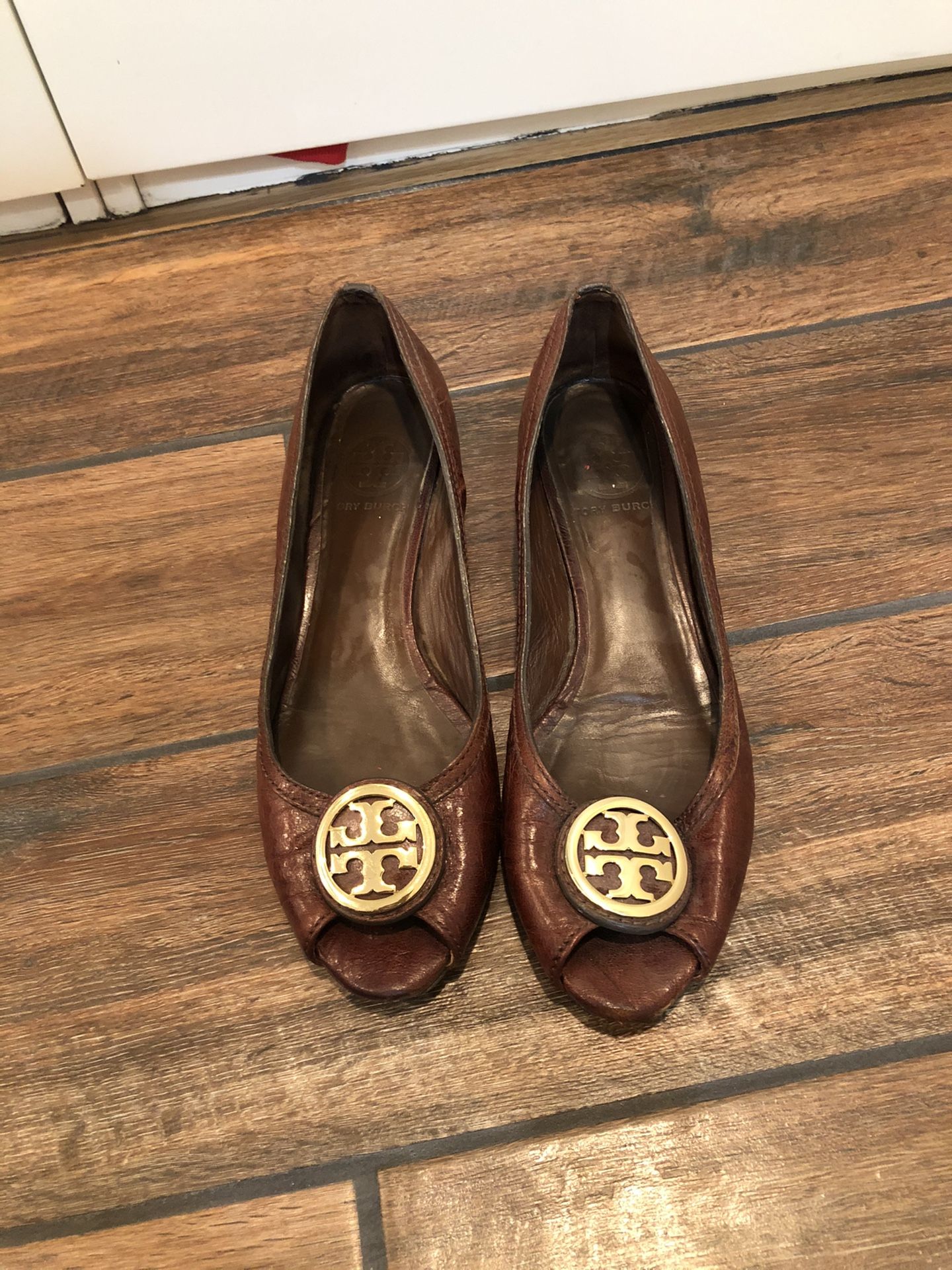 Tory Burch mini wedges - size 8