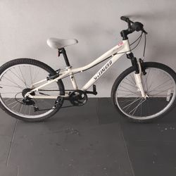 BICYCLE SPECIALIZED 7 SPEED SIZE 24 BRAND NEW 