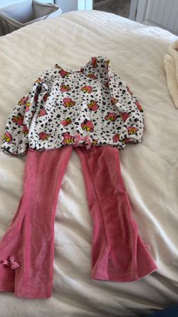 Minnie Mouse shirt and pant set