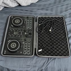 Pioneer DDJ-200 with Case
