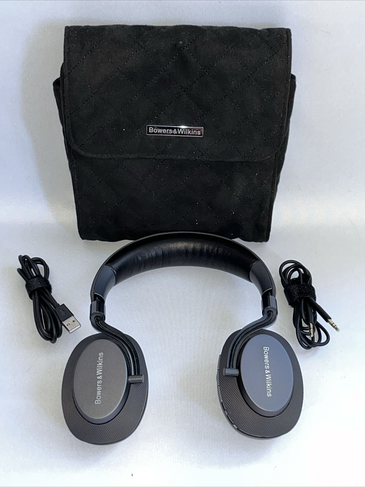 Bowers and Wilkins Px Wireless Bluetooth Headphones With Cables And Case