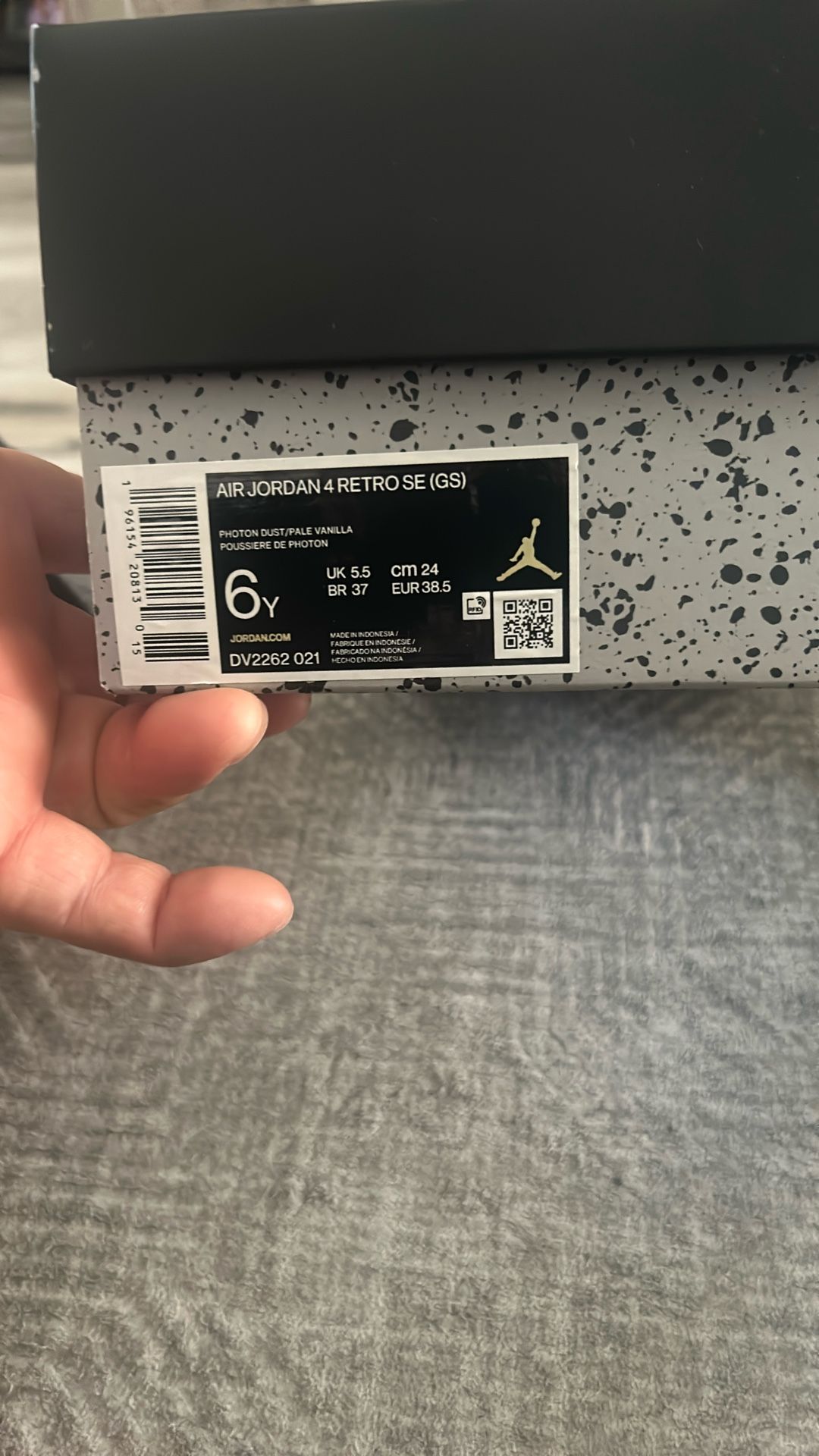 AIR JORDAN 4 RETRO