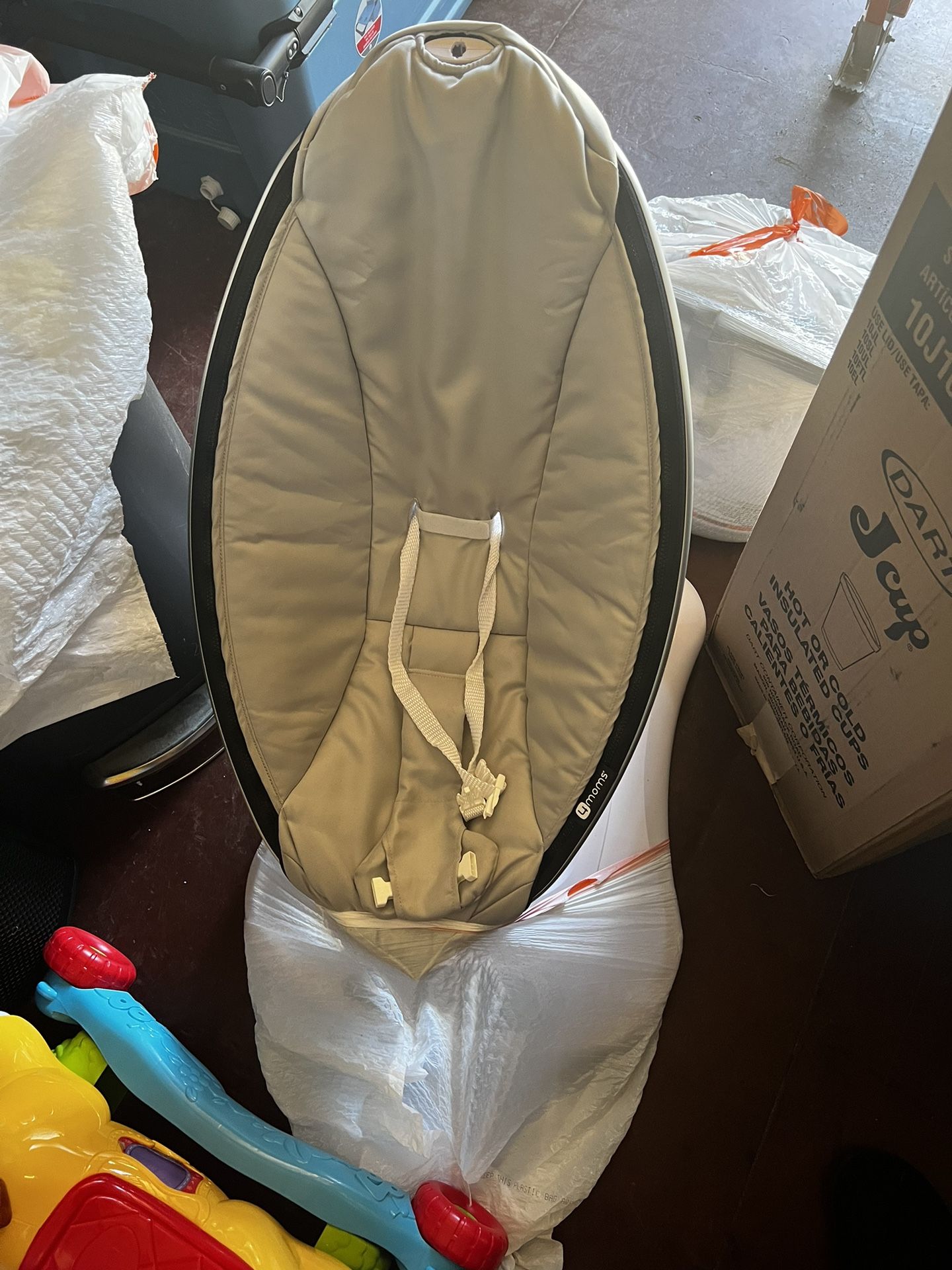 Used 4moms MamaRoo Multi-Motion Baby Swing, Bluetooth Enabled with 5 Unique Motions, Grey