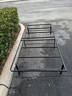 Black Metal Platform Bed Frame Twin size L80" W37" H14"