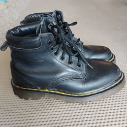 Dr Marten's Black Unisex Boot 6 Eye