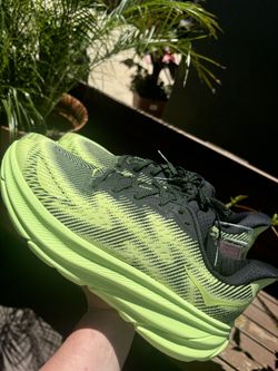 Hoka Clifton 9 GTX “Lettuce”