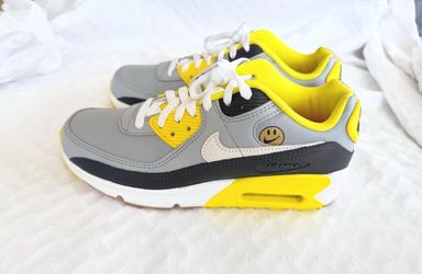 “SIZE 5.5Y (SIZE 7 WOMENS) Nike Air Max 90 LTR Go the Extra Smile  Nike Youth (GS) size 5.5Y converts to a Women’s size 7.