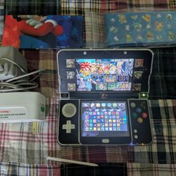 Nintendo 3DS with extra plates