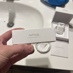 White Apple Airpod 2’s Sealed For Sale 