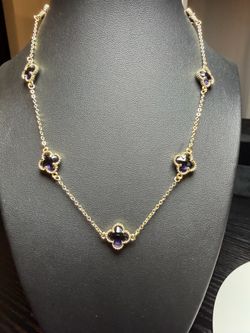 Clover leaf necklace