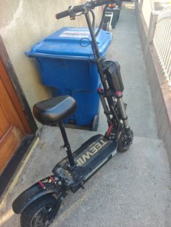 $150 60v 33Ah 50Mph 6,000 Watts Dual Motor Electric Scooter