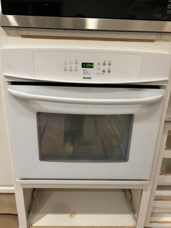 Wall oven and microwave with trim kit