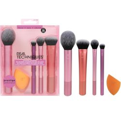 Real Techniques 5 Piece Everyday Essentials Makeup Brush Set, Includes 4 Brushes & Makeup Sponge, For Foundation, Blush, Bronzer, Contour, Eyeshadow, 