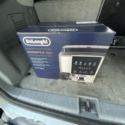 DeLonghi Magnífica Start Automatic Coffee Espresso Machine with Milk Frother