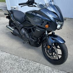 CTX 700 DCT low miles