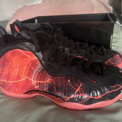 Nike Foamposite Stranger Things Sz 8 220$