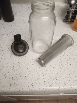 Cold brew coffee pitcher