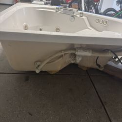 Bathtub Jacuzzi 
