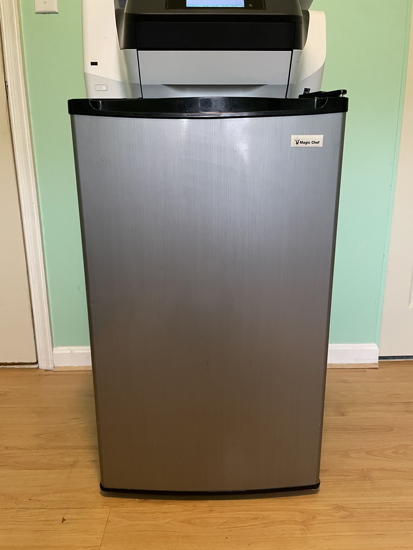 Mini Fridge with Freezer