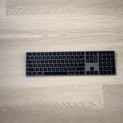 Apple - Magic Keyboard full size with Numeric Keypad