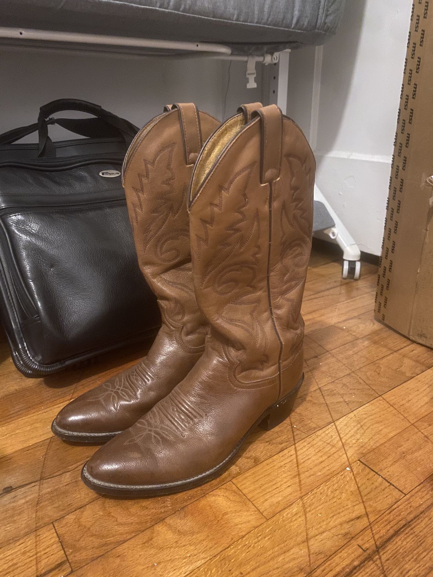 Genuine Leather Cowboy Boots Size 8 $30