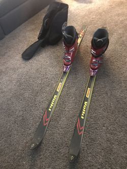 kit ski boots 8.5 w/ skis
