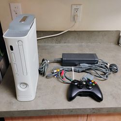 Microsoft Xbox 360 Console With 20GB Hard Drive, Controller & Cables, Tested, Working.