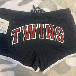 Women’s Minnesota Twins Shorts Brand New W/tags Navy 