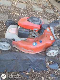 HUSQVARNA SELF PROPELLED LAWN MOWER (USED)