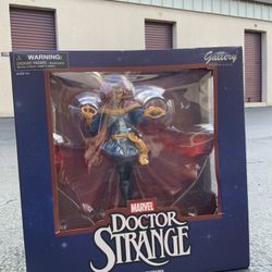 Doctor Stranger Diorama Figure Toy 