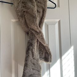 Pull Through Scarf - Faux Fur - Ruffle - Light Gray