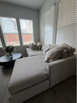 BEIGE SECTIONAL