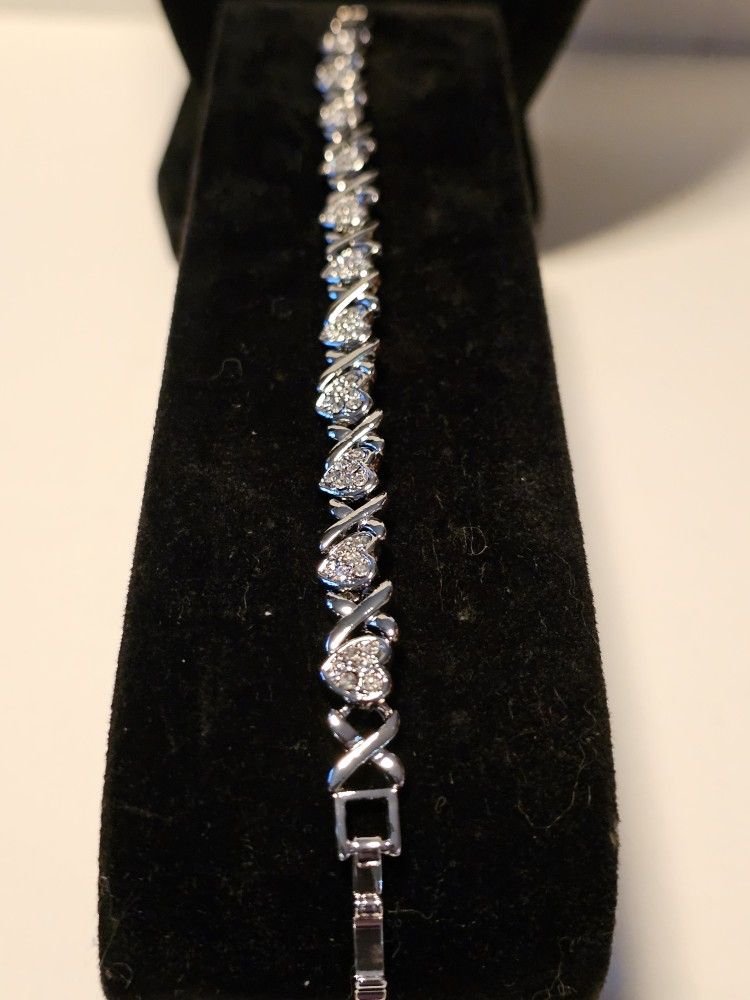 New Silver X And Heart Bracelet