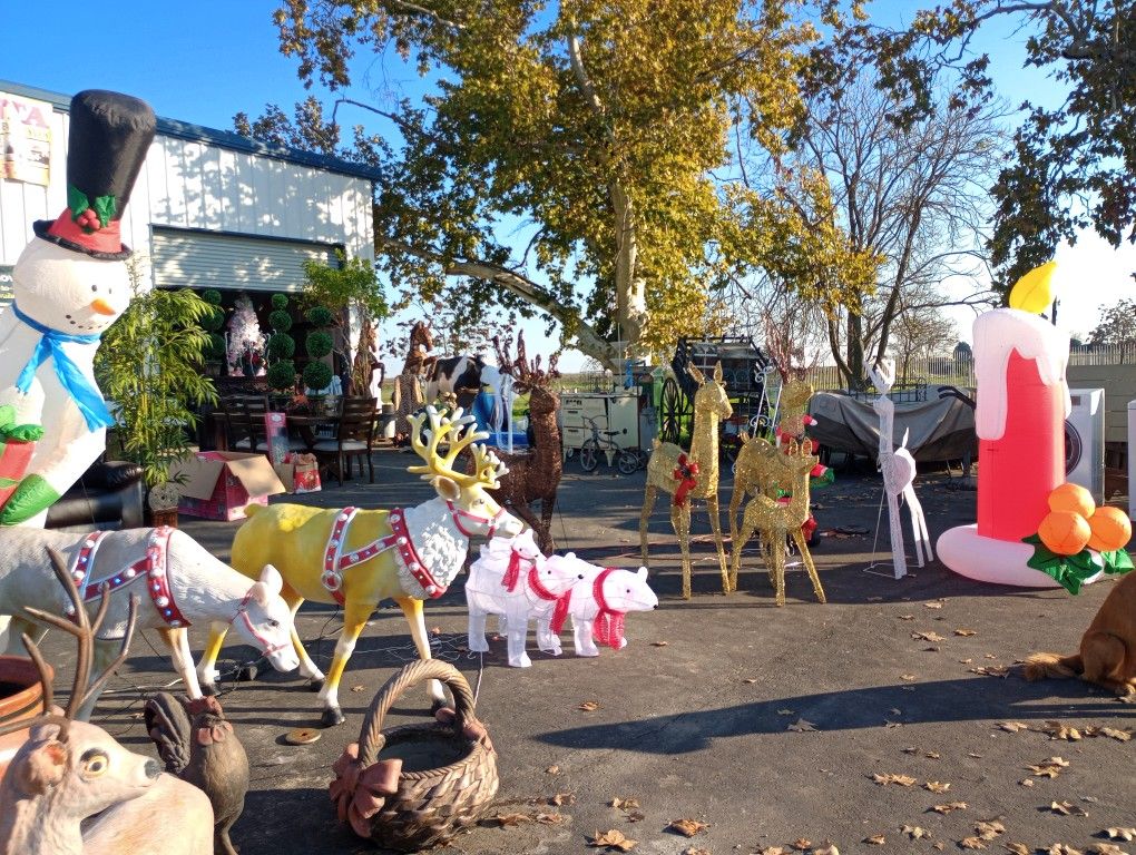 Reindeer Family, Tree With Decorations And Lawn Ornaments