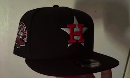 Astros snap back black