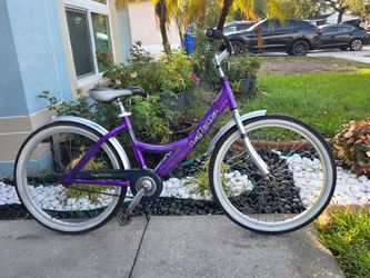 🚲 Next La Jolla 24" Female Cruiser Bike – Smooth & Stylish – $40