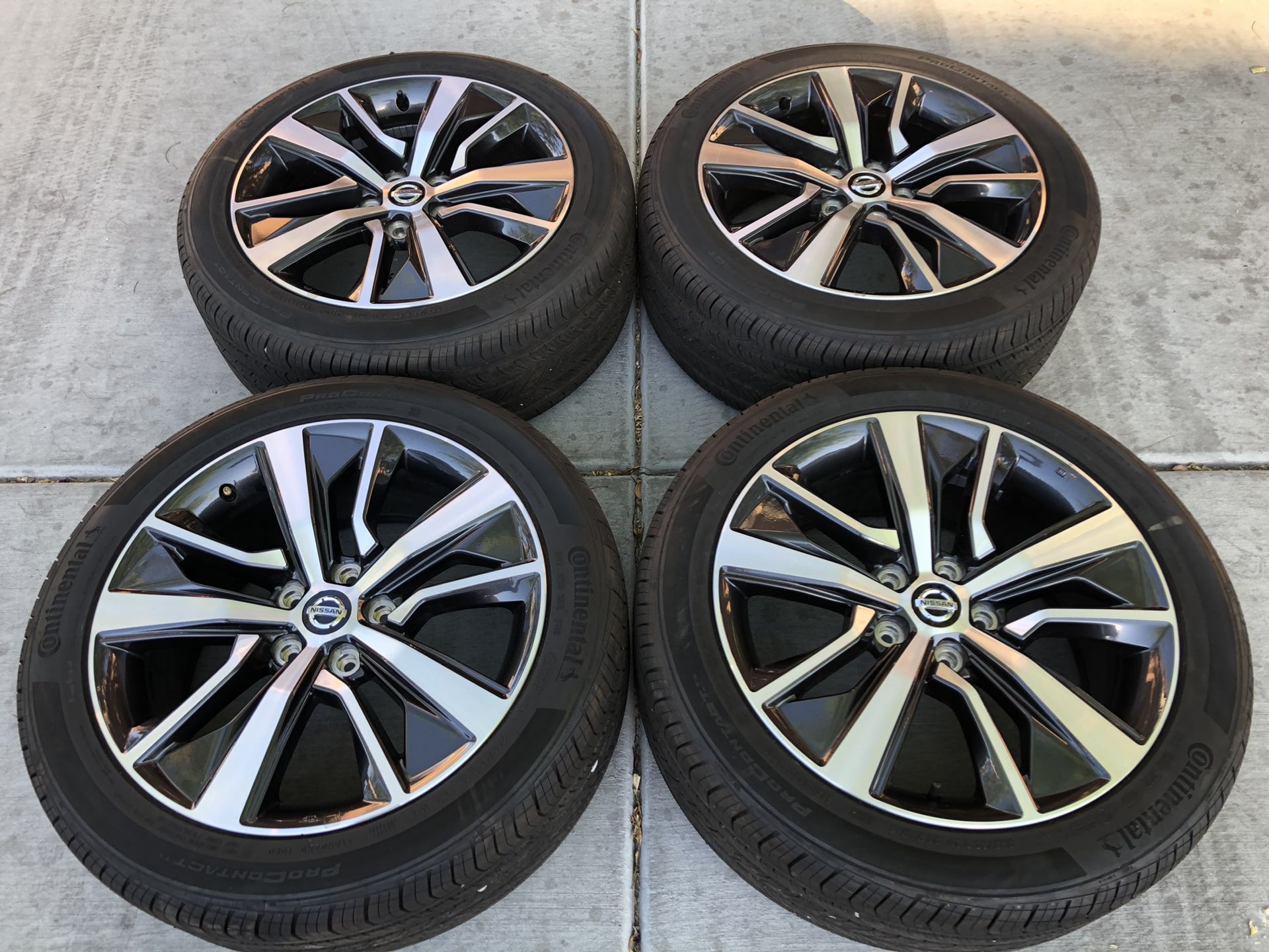 Nissan Maxima Altima 18” stock OEM wheels rims 245/45r18 Continental tires