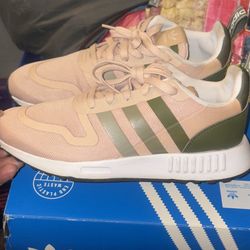 Size 9 Men Adidas $25