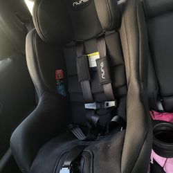 Nuna Rava Carseat 